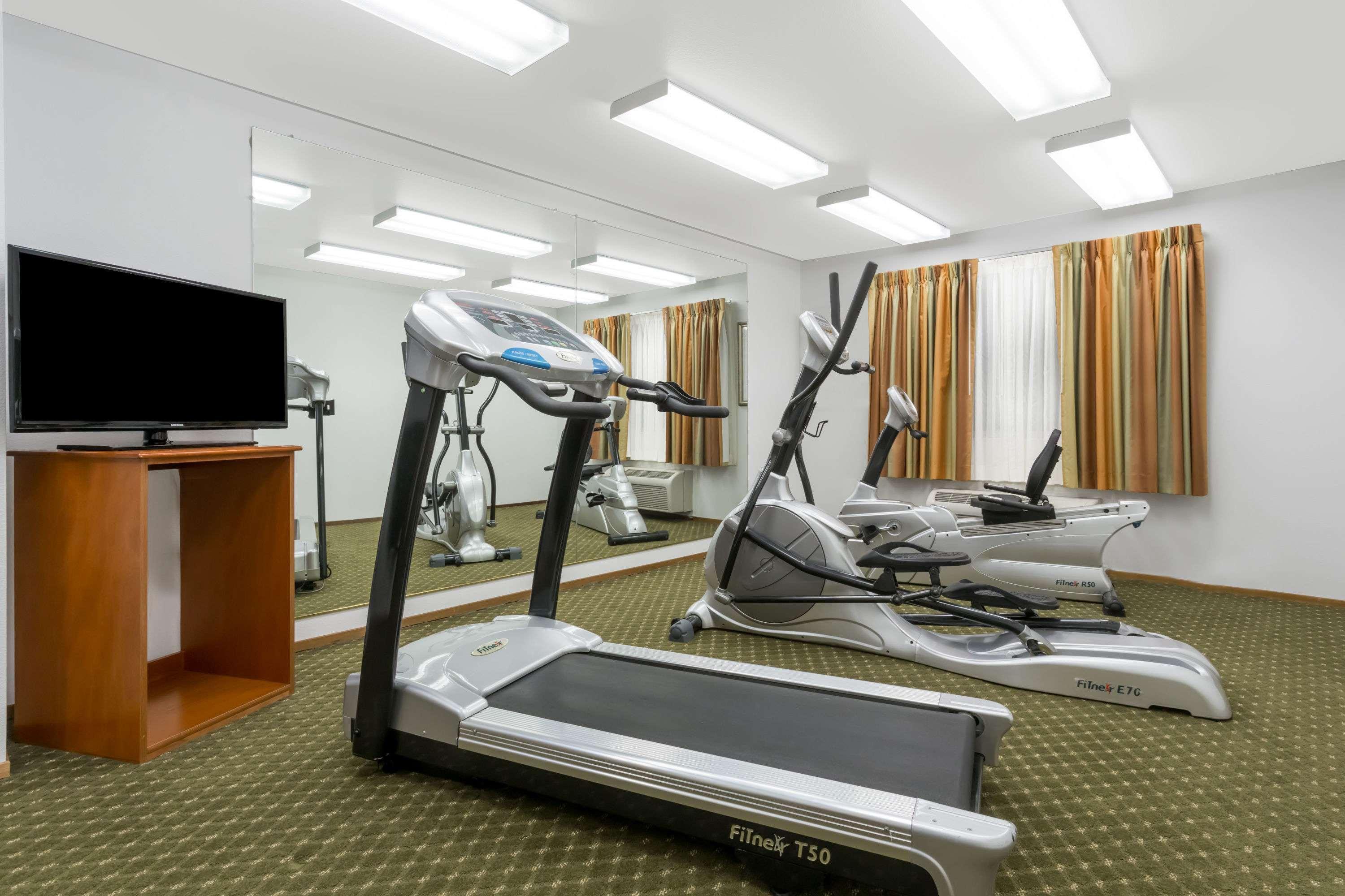 Super 8 By Wyndham Cloverdale Wine Country Экстерьер фото