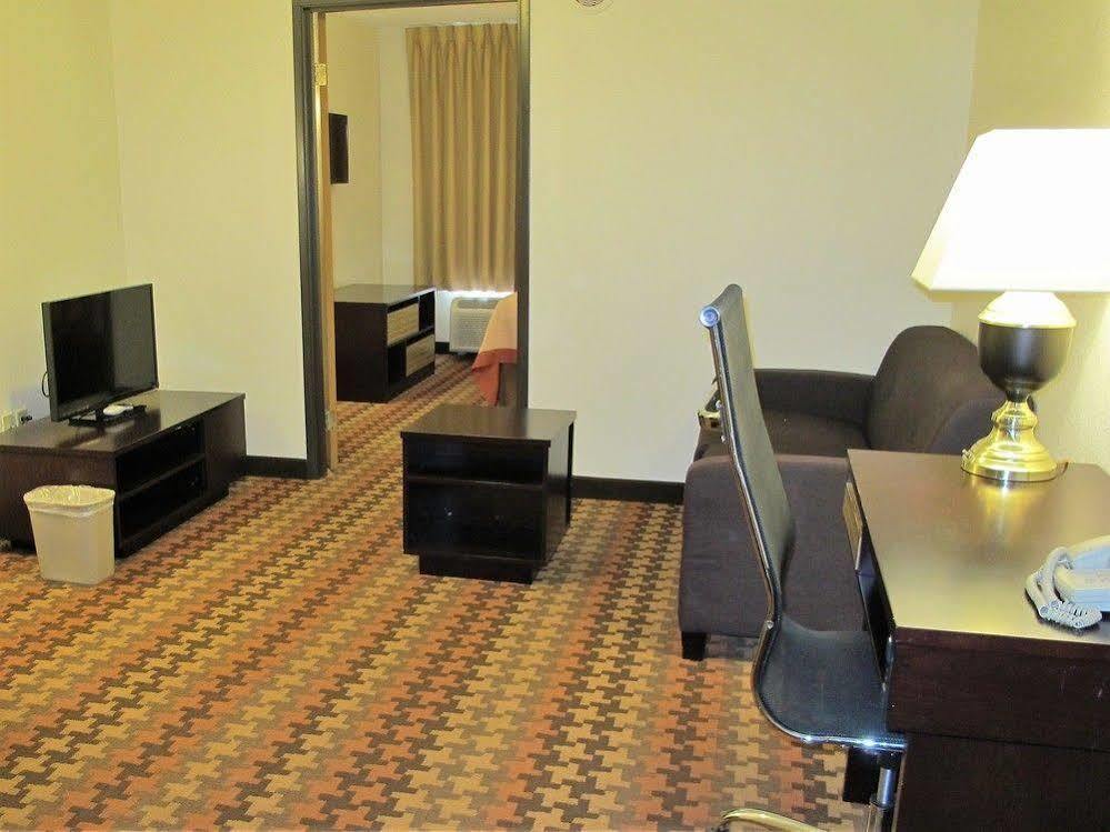 Super 8 By Wyndham Cloverdale Wine Country Экстерьер фото